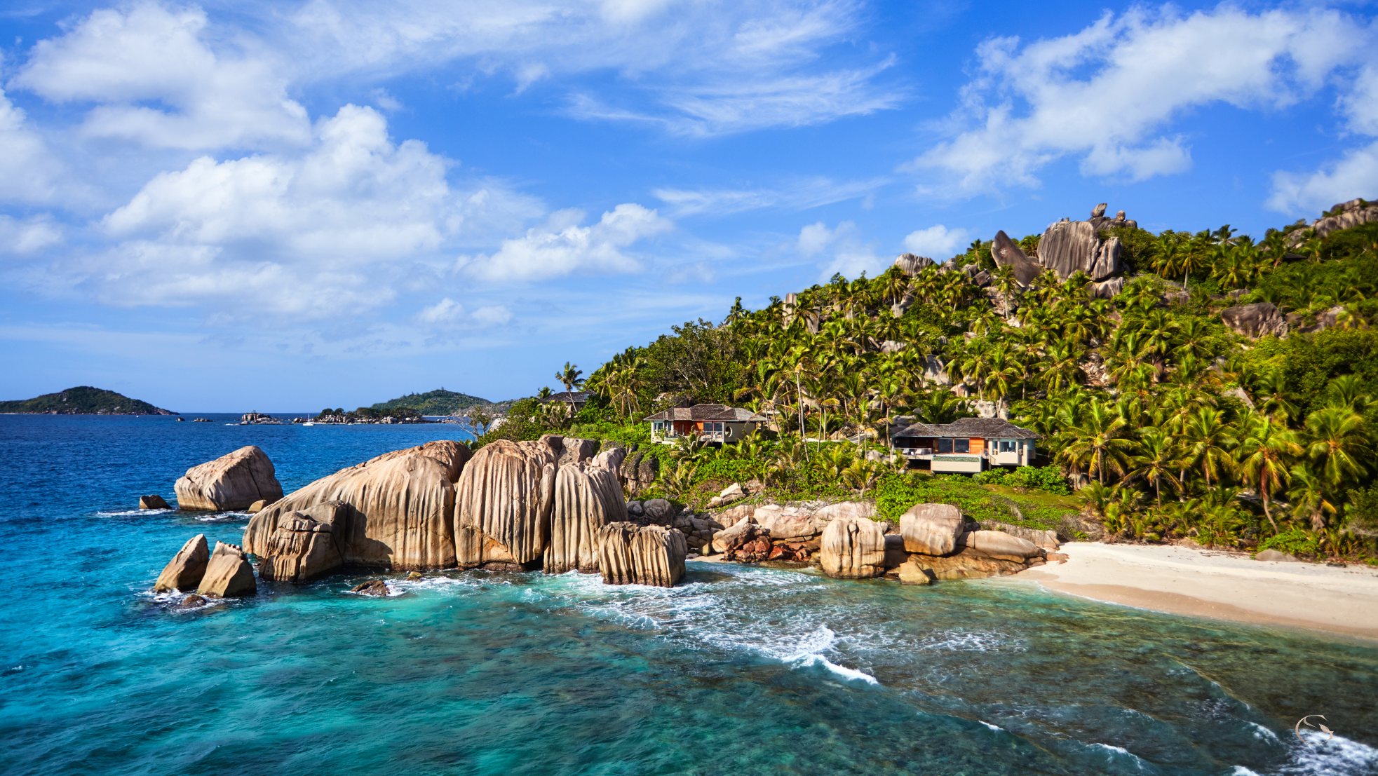 Pool villas among the granite boulders at Six Senses Zil Pasyon LuxurySafariLodges.com