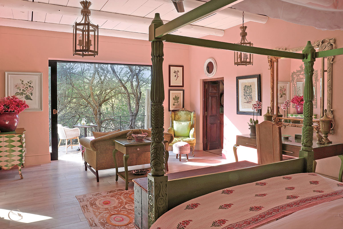 Africa House - A vibrant Private Villa at Royal Malewane